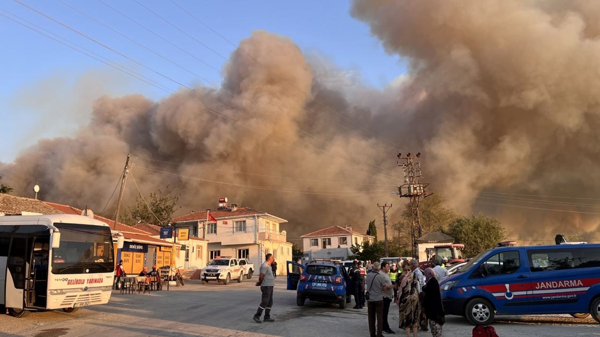 Çanakkale'de yangın: Dört köy tahliye edildi - görsel 6