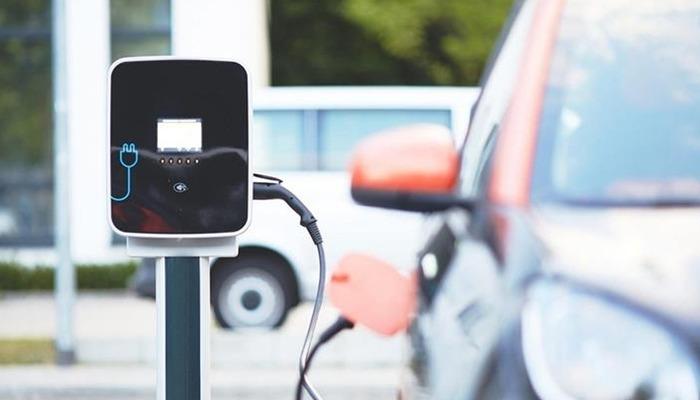 Elektrikli araç dünyasında yeni gelişmeler: Mazda ve Tesla’dan yeni hamle...