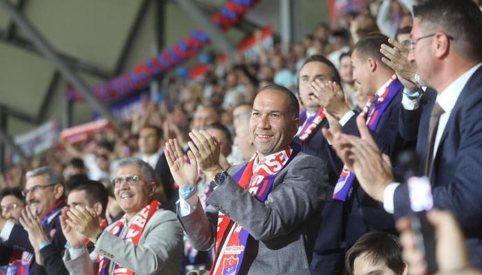Yenilen takımın taraftarı yeni stadyuma böyle zarar verdi