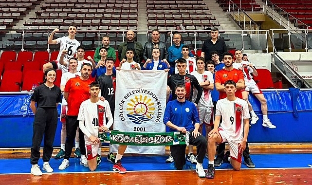 Gölcük Belediyespor genç erkek voleybol takımımız, Bolu'da düzenlenen Türkiye çeyrek finalinde yarı finale yükseldi.  - SPOR DALLARI