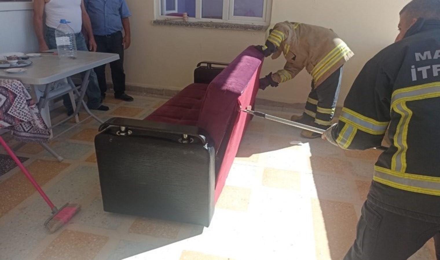 Mardin'de panik anları: 3 yılan evin bahçesine girerek korku dolu anlara neden oldu! - Türkiye'den son dakika haberleri