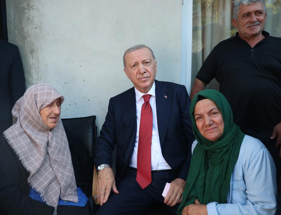 Cumhurbaşkanı Erdoğan'dan Komşularına Samimi Ziyaretler