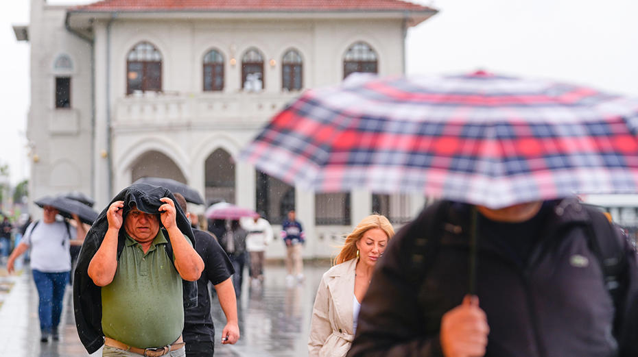 İstanbul ve Etrafında Yoğun Yağmur ve Fırtına Uyarısı: Sel ve Su Baskını Tehdidi Artıyor