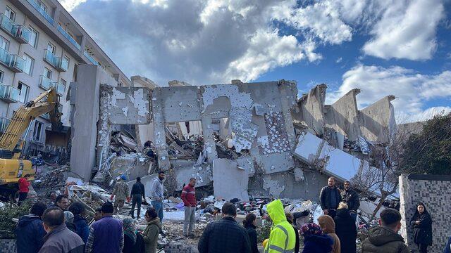 deprem sırasında-oğlunun-misafirhanesine-gitti-enkaz-altında-kaldı_2108_dhaphoto1