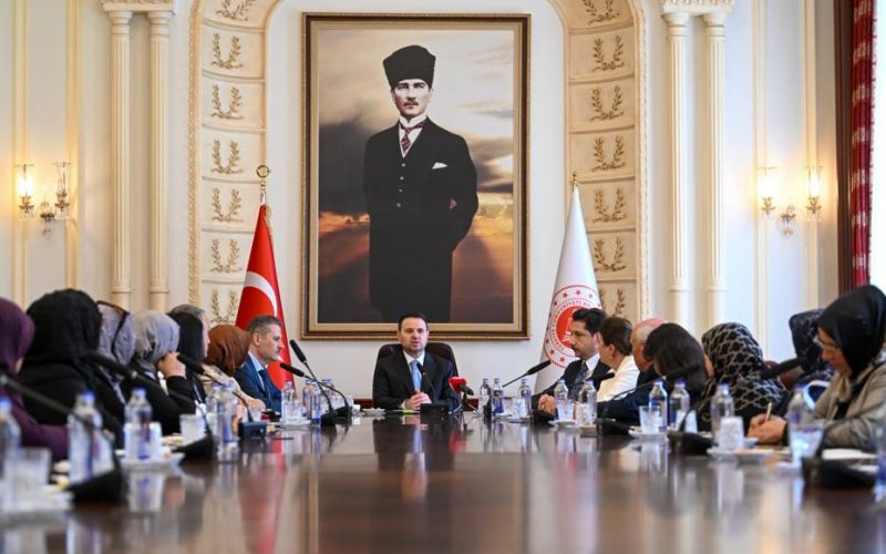 Bakan Gürlek: Toplumda en büyük sorun gençlerin uyuşturucuya bulaşması