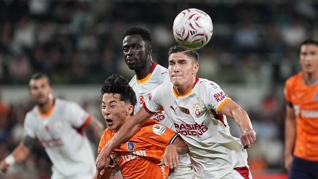 Başakşehir-Galatasaray maçında hakem kararları karmaşa yarattı: Trio ekibinden önemli açıklamalar